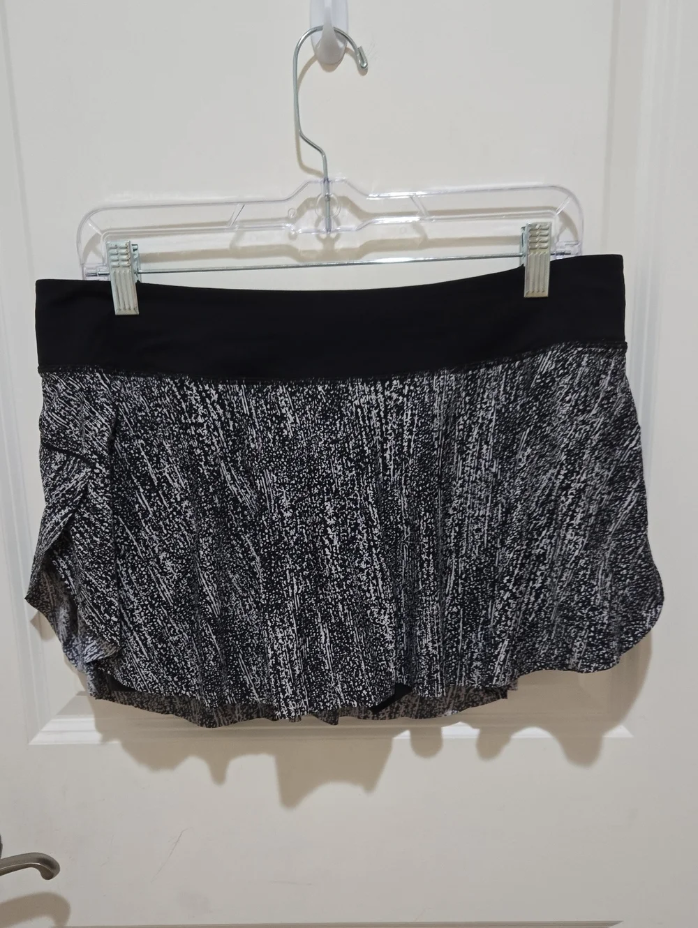 lululemon athletica Black & White Patterned Running Skirt